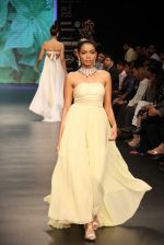 Model walks the ramp for KGK Entice Pvt.Ltd Show at IIJW Day 4 on 22nd Aug 2012 (172).JPG